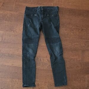 Z1975 Distressed Moto Jeans